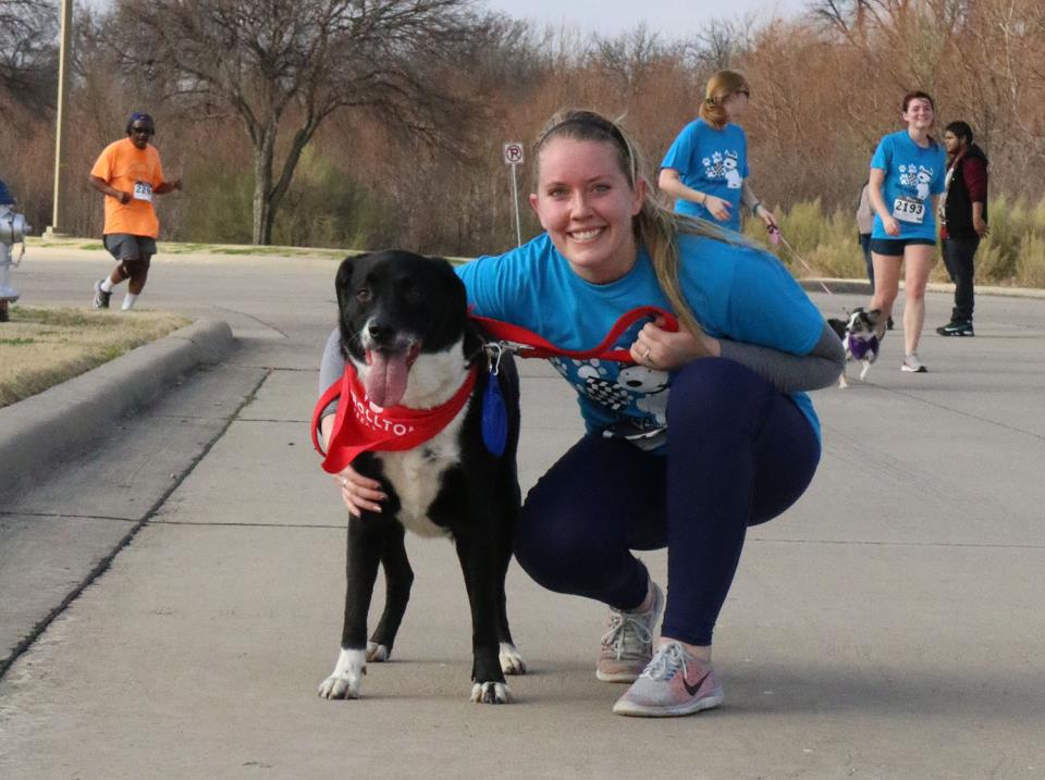 runner w dog crouched