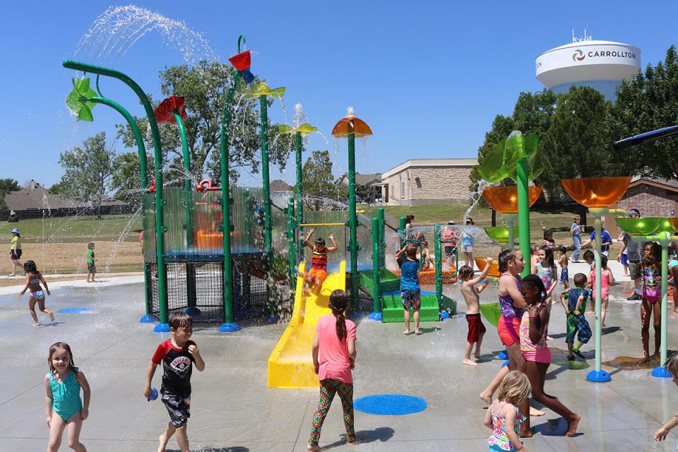 Kids playing at Oak Hills Splash Park