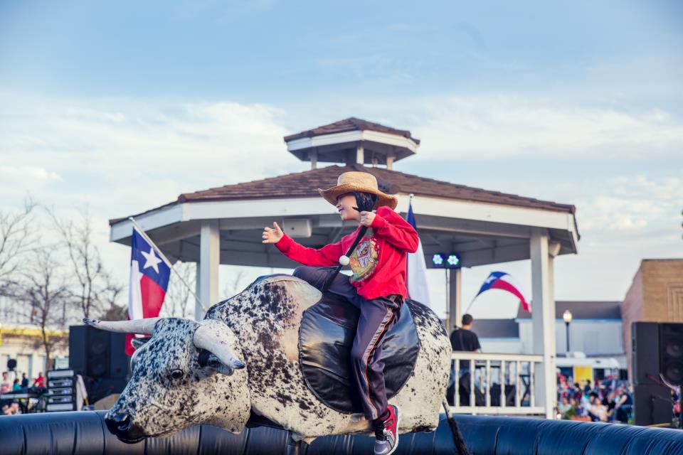 TEXFest mechanical bull