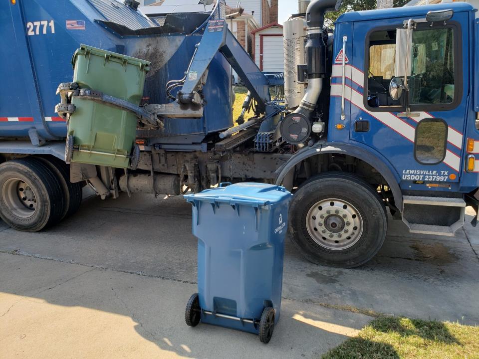 recycling truck side view