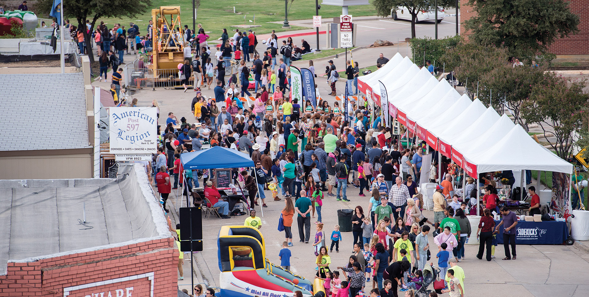 festival-crowd-birds-eye-view